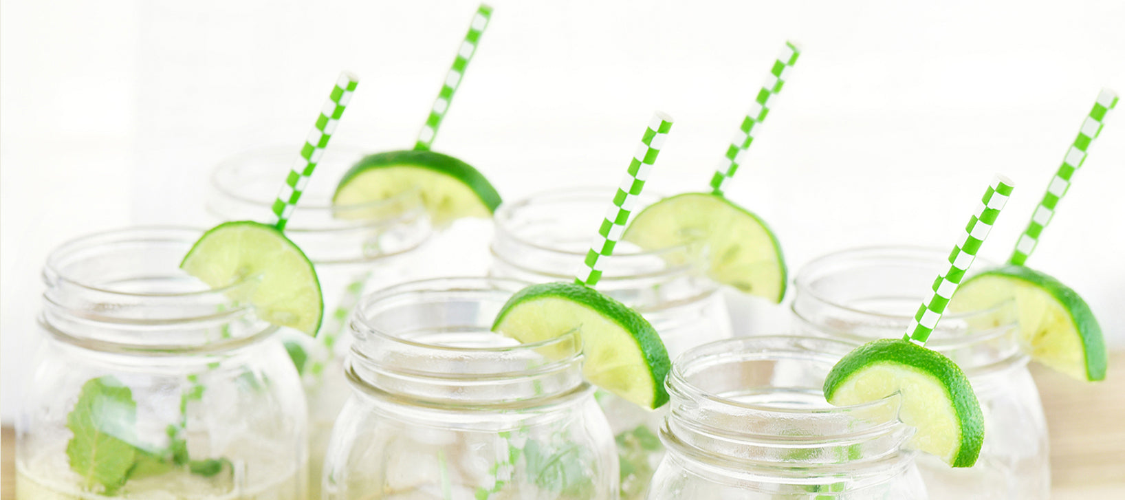 Green  Red Striped Paper Straws — STRAWTOPIA